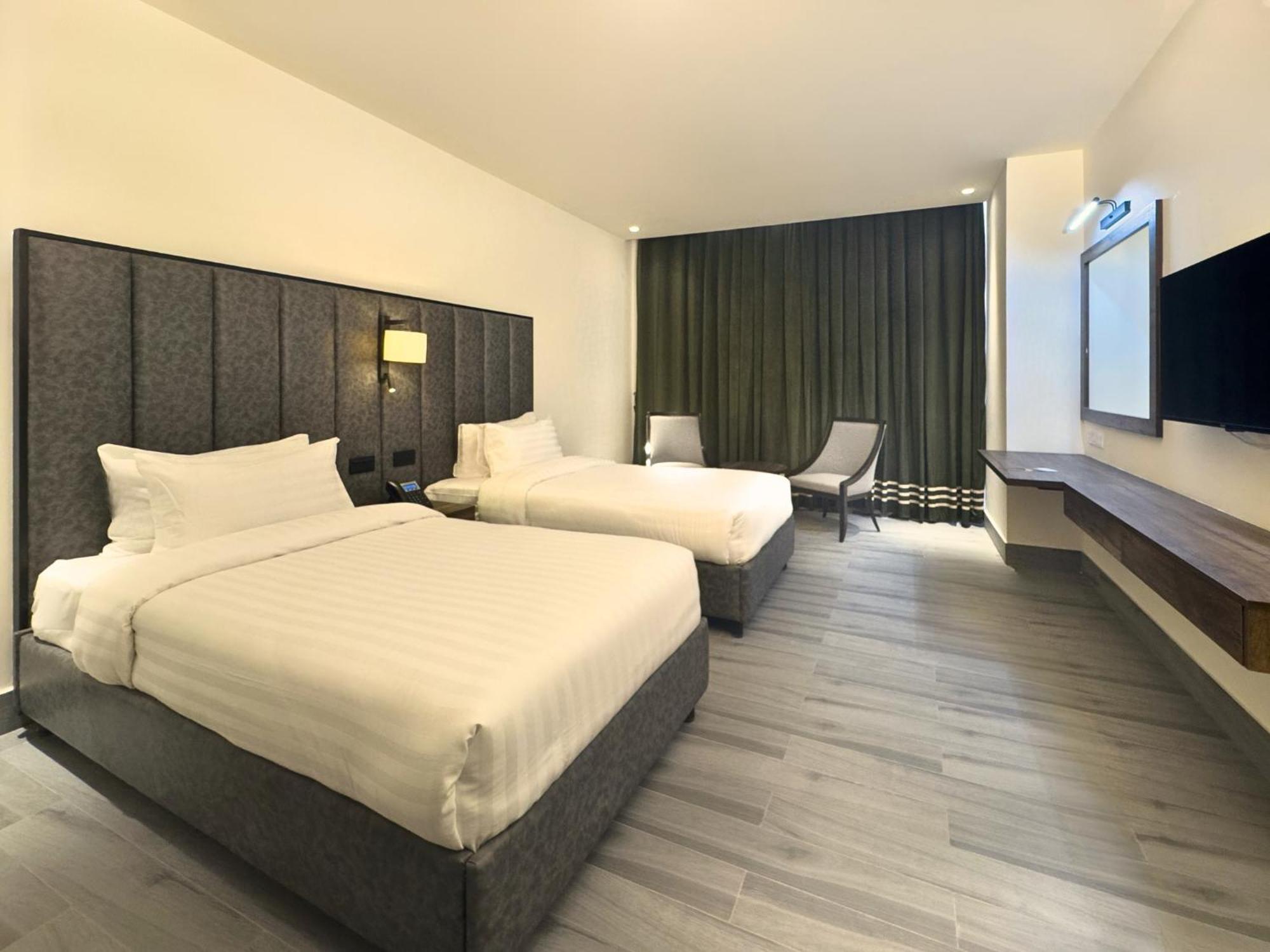 Hotel One Vogue Mall 35 Rawalpindi Exterior photo