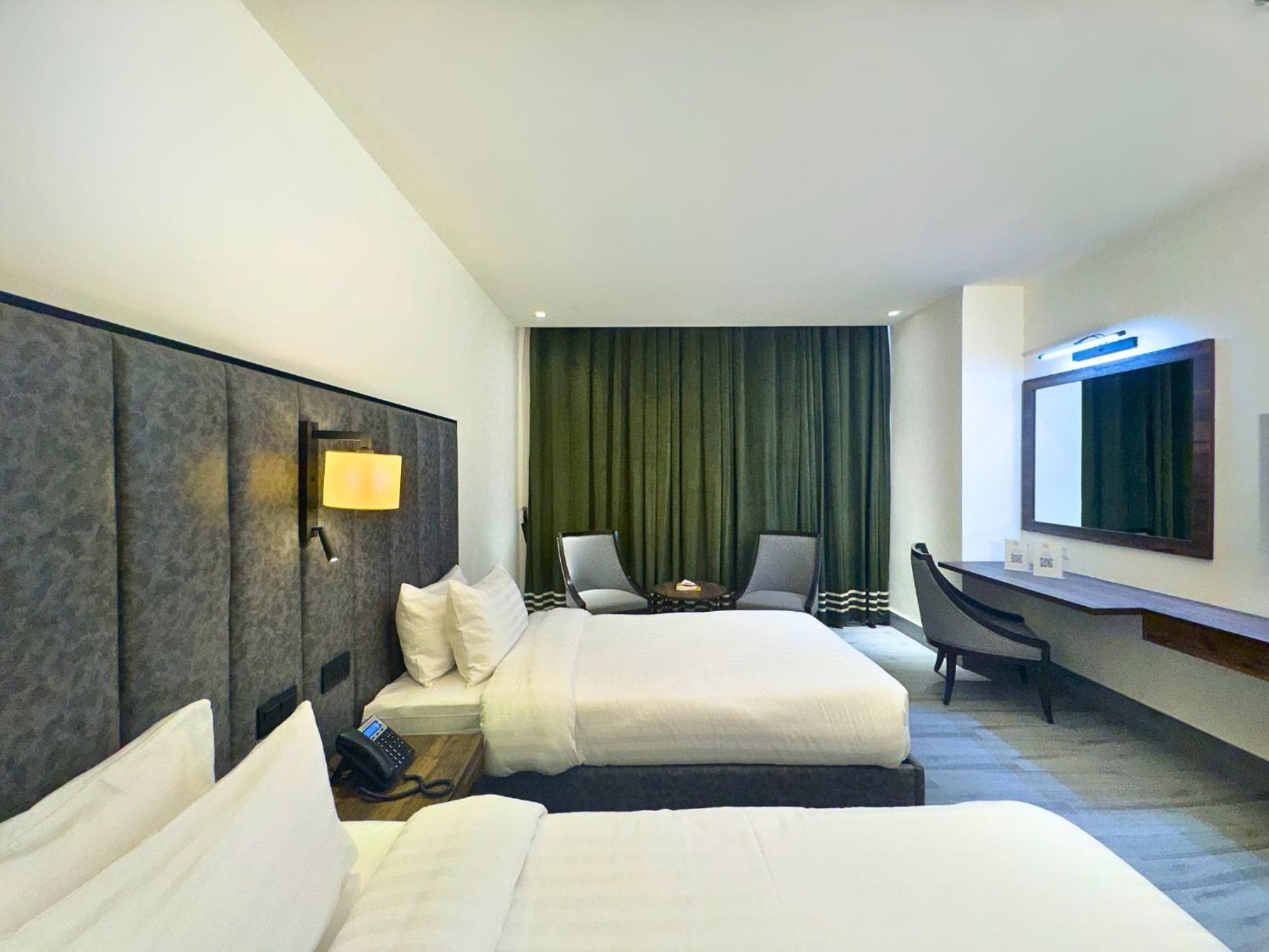 Hotel One Vogue Mall 35 Rawalpindi Exterior photo